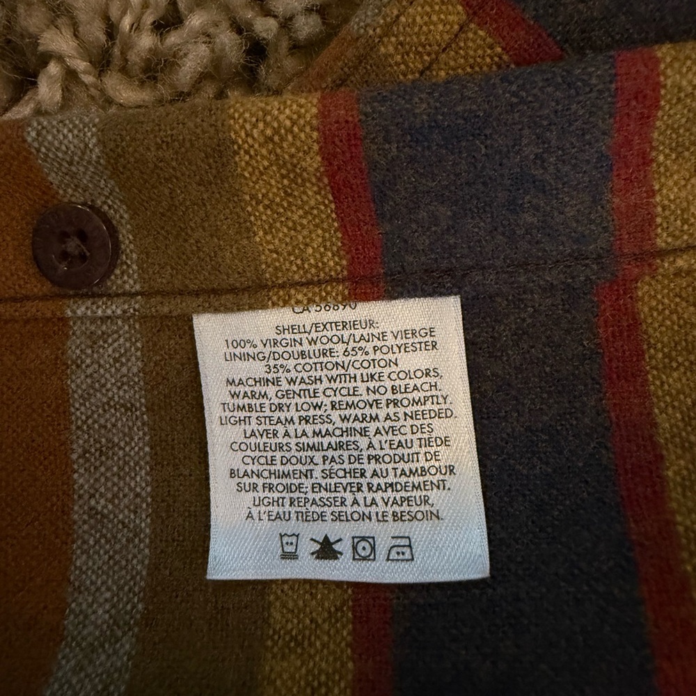 Excellent Condition Pendleton “Lodge” Wool Button… - image 3